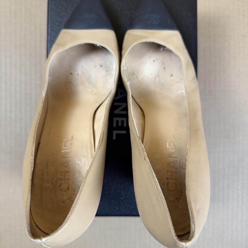 CHANEL G29528 Beige Black Leather CC Cap Toe Wedge Pumps(39.5)